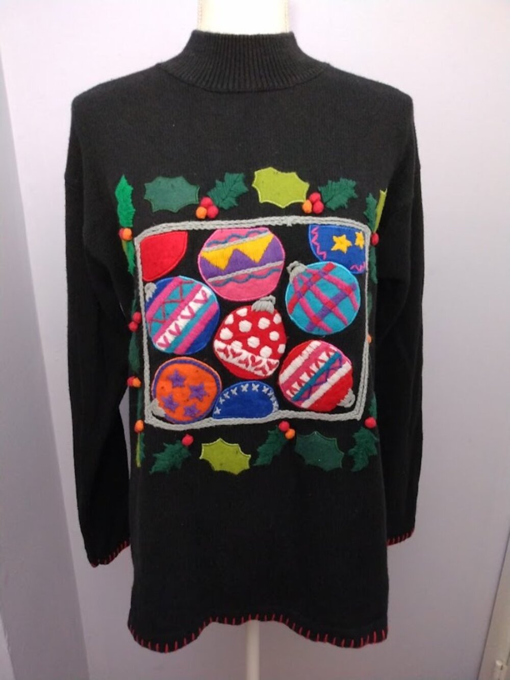 Vintage OHI Women's XL Ugly Christmas Sweater Colorful Ornaments Holly Berries